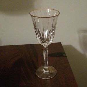 Noritake Vendome Wine glass with gold rim